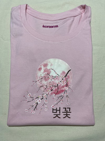 Remera Luna flor de cerezo 