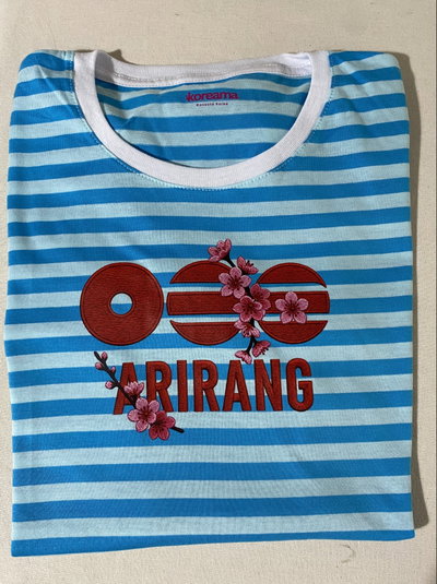 Remera rayada Arirang con cerezos