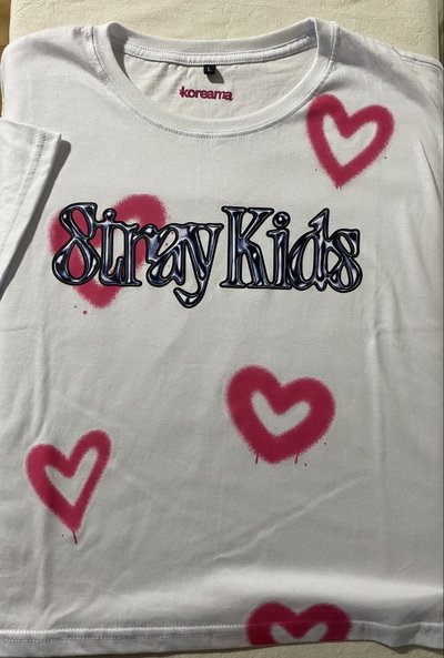 Remera Straykids - Hyunjin corazones 
