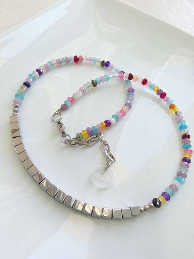 COLLAR - ÁGATAS FACETADAS Y CUBITOS HEMATITE 