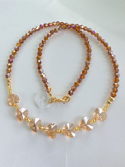COLLAR - ORO LAMINADO - CORAZONES CARAMELO