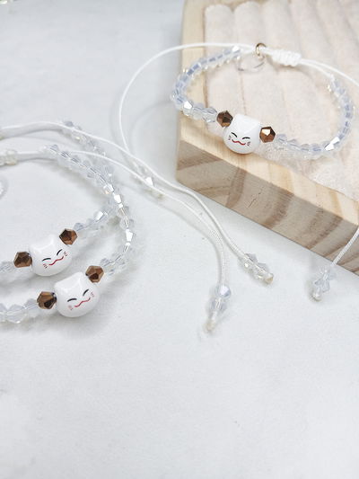 PULSERA - MANEKI BLANCO REGULABLE