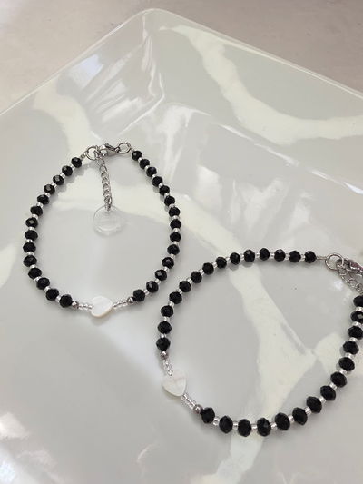 PULSERA - CORAZONES DE NÁCAR NEGRO