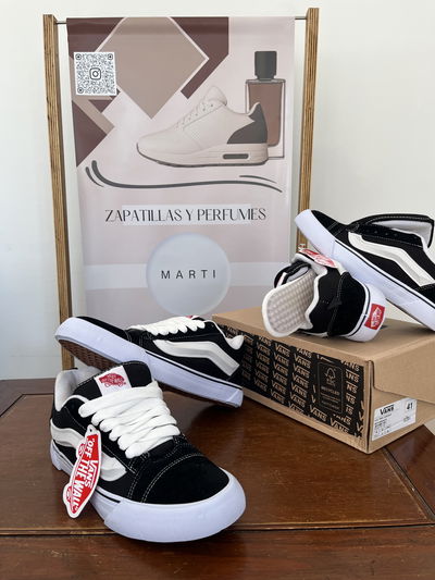 VANS KNU