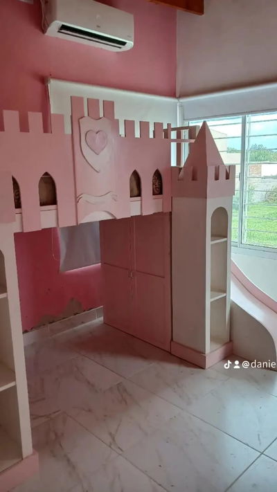 CASTILLO