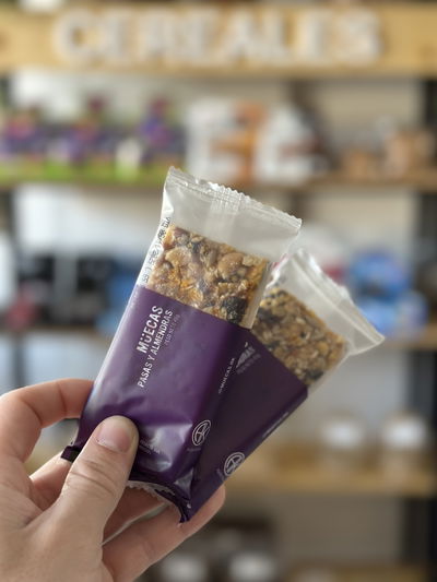 Barra de cereal (pasas y almendras)