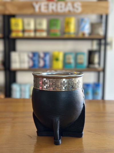 Imperial negro (virola lisa) 