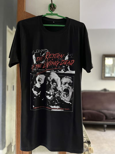 Remera R.Living Dead