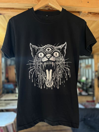 Remera 3EYEDCAT