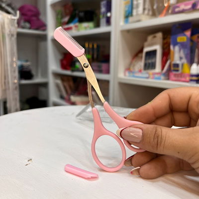 Tijera para cejas