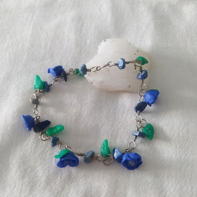 Tobillera lapislázuli y flores azules