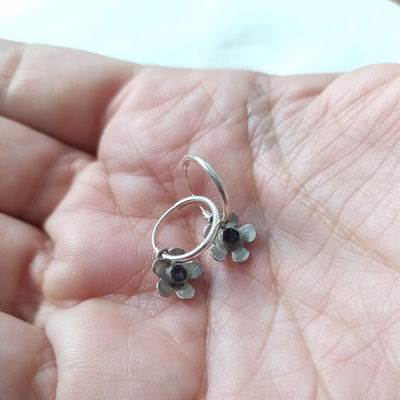 Aros plata 925 de flor con amatista