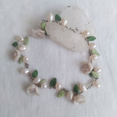 Tobillera de plata 925, perlas y flores blancas