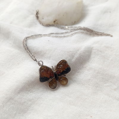 Dije plata 925 y mariposa cornalina y turmalina