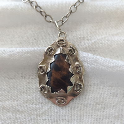 Dije de Jaspe chocolate