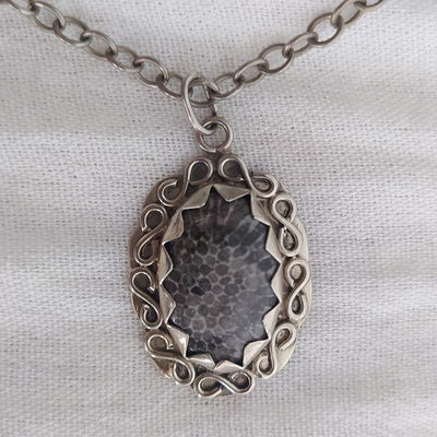 Dije de Coral Fósil 