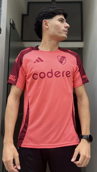CAMISETA RIVER PLATE ENTRENAMIENTO BORDO+SALMON 24/25