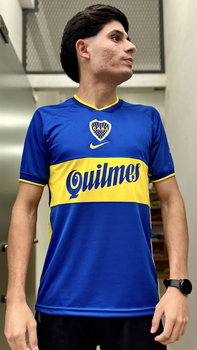 CAMISETA BOCA JRS RETRO  QUILMES TITULAR 2001 ROMAN