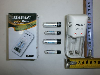 CARGADOR PARA PILAS AA/AAA