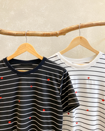 Remera Básica Viscosa Rayada CORAZONES