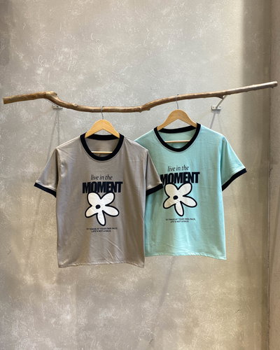 Remera MOMENT