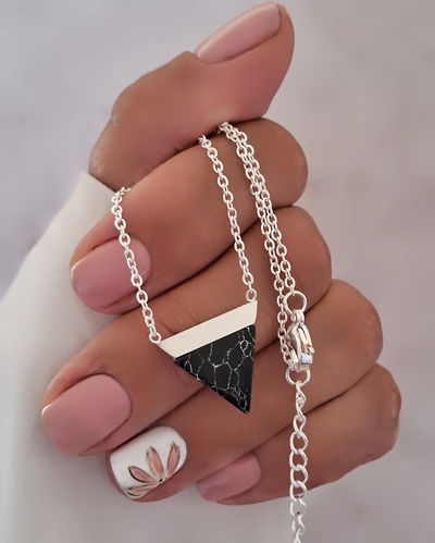 Collar Cracked Trian Negro 40-5cm Ac. Blanco 