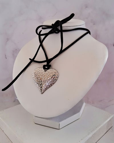 Choker Gamuza Corazón Ac. Quirúrgico 