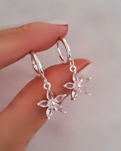 Argollas Flor Gem Rosa Ac. Blanco 