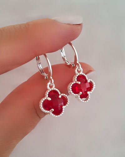 Argollas 10mm Trébol Rojo Ac. Blanco 