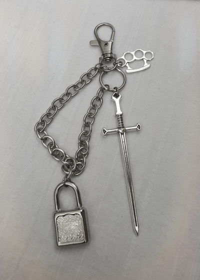 LLAVERO BEAT ON THE BRAT