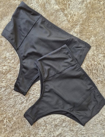 Less tiro alto bikini