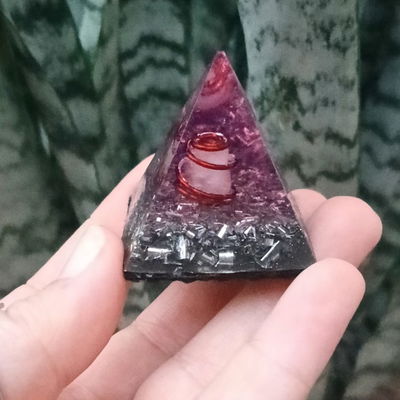 Orgonite Violeta – Protección Espiritual 4cm