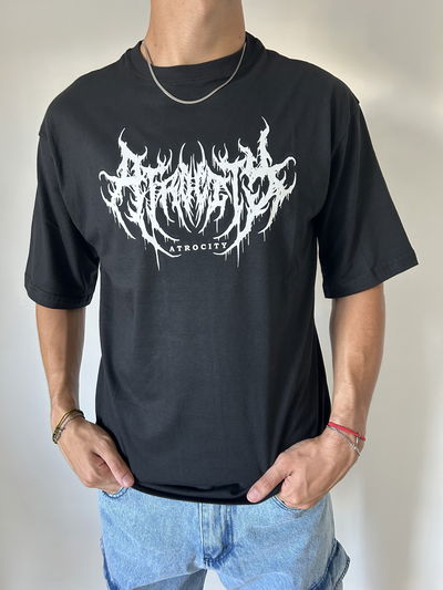 Remera atrocity 