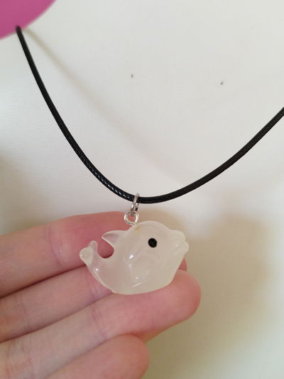 Collar ballena luminosa blanca