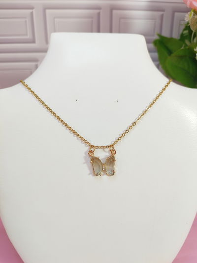 Collar Butterfly gris