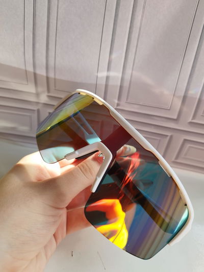 Gafas deportivas blancas
