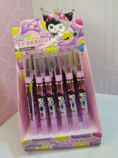 Delineador de cejas con peine Kuromi PACK x2