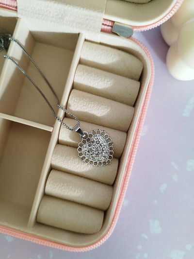Collar corazon calado plateado