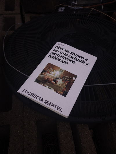 Nos sentamos a ver una película y terminamos hablando 