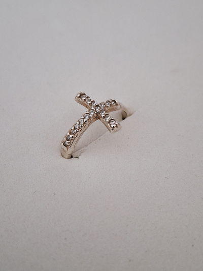Anillo de plata con Cruz Brillante