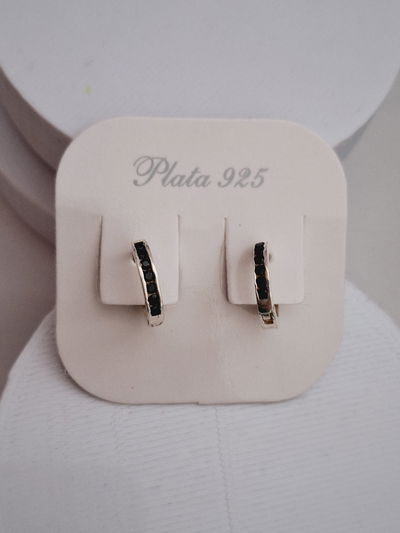 Aros huggies con cubic negros
