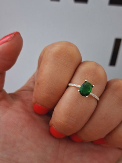 Anillo de plata solitario verde