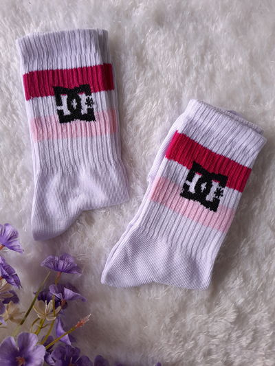 DC Blanco con rosa