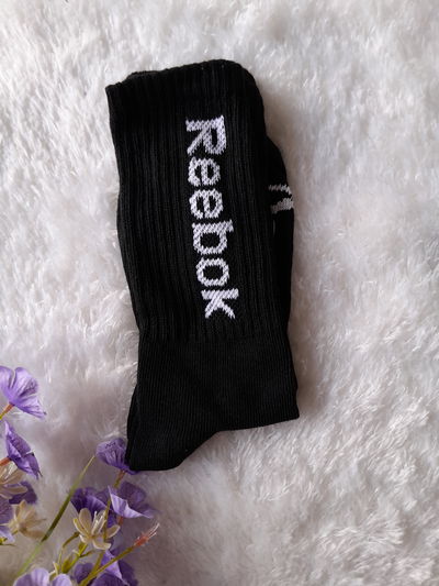 Reebok negra