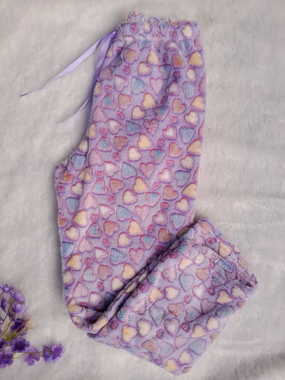 Violeta corazones de colores (Luminoso)
