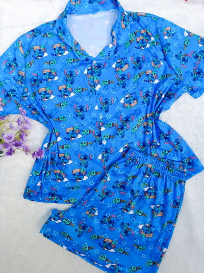 Stitch celeste corazones(camisero)