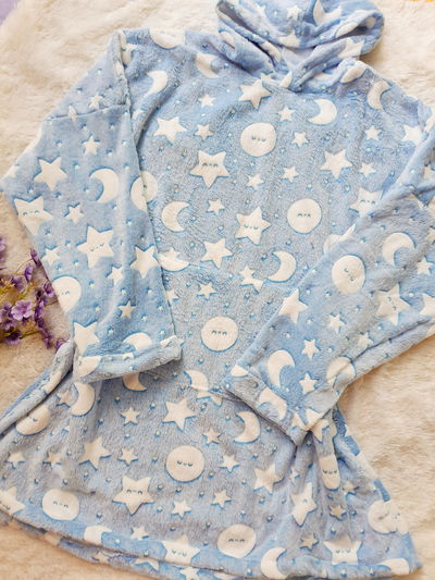 Lunas y estrellas celeste(Buzomanta luminoso)