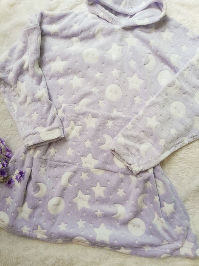 Lunas y estrellas lila(Buzomanta luminoso)