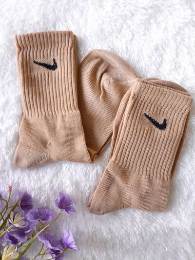 Nike marrón