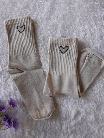 Corazones beige